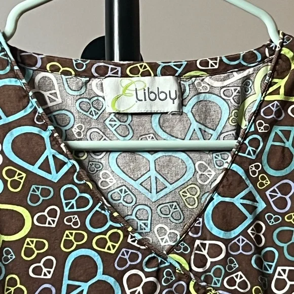 Libby Heart and Peace Sign Scrub Top - Picture 3 of 5